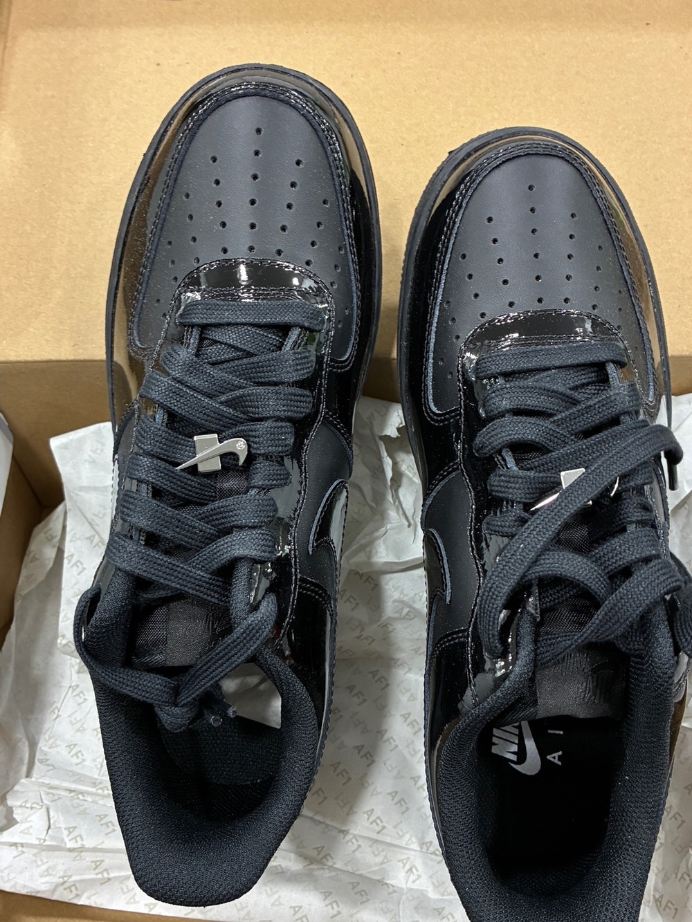 Nike Air Force 1 ‘07 Triple Black Patent Leather womens Size 10 / Men’s 8.5